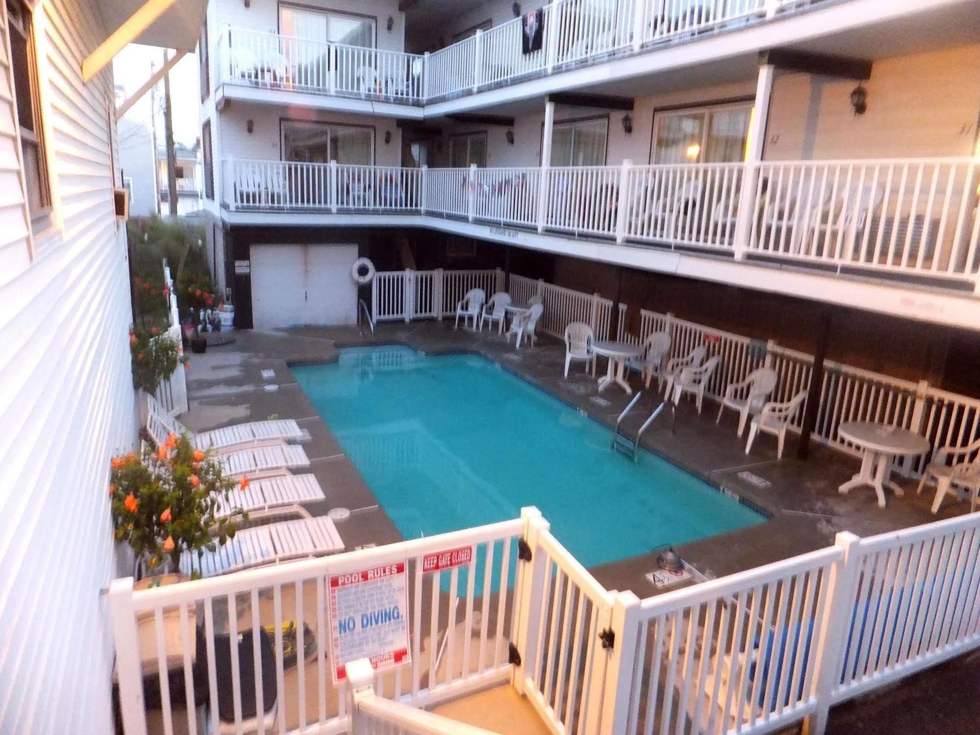 The Pelham Resort Motel Hampton Extérieur photo